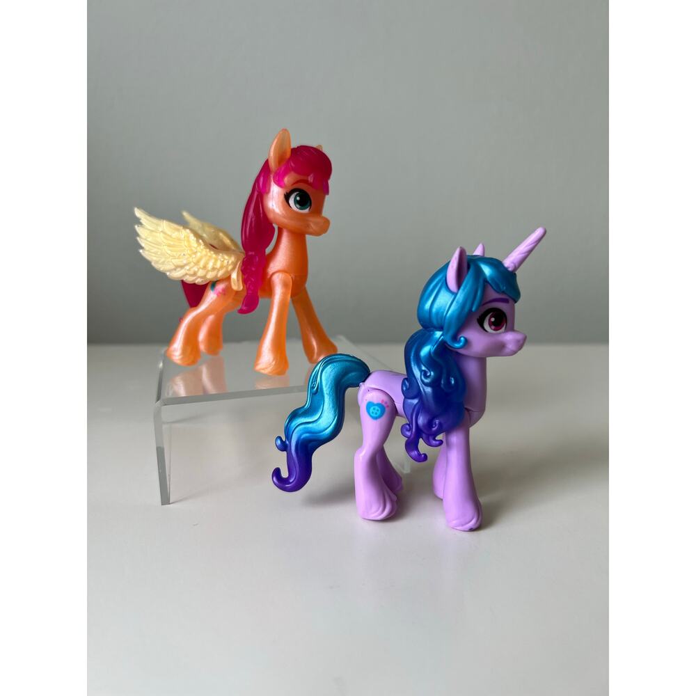 My Little Pony Izzy Moonbow and Sunny Starscout Pose-able Toy Figures 2021